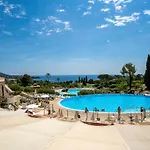 Apartment Le Belvedere - R8 240 By Interhome Saint-Raphaël