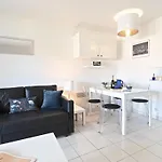 Apartment Le Belvedere - R8 240 By Interhome Saint-Raphaël
